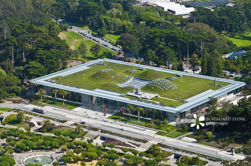 金门公园内的加州科学院绿色屋顶图片素材