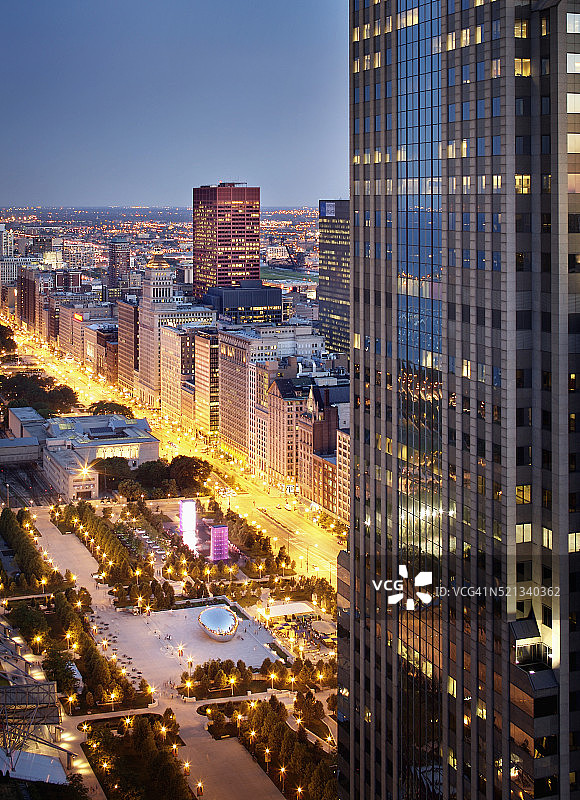 暮色下的密歇根大街图片素材