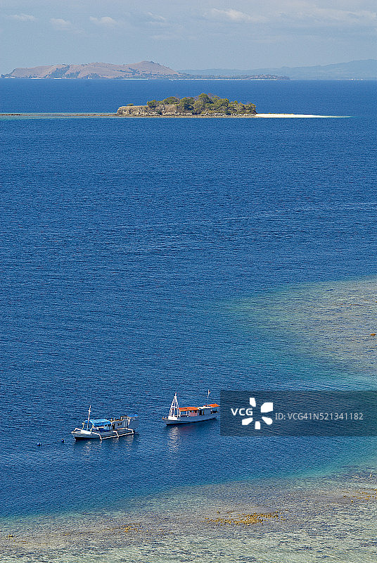 印度尼西亚弗洛勒斯岛拉布汉巴焦湾塞拉亚岛图片素材