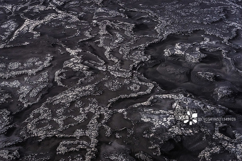 冰岛巴达本加火山附近的霍卢赫兰裂缝喷发形成的古老熔岩图片素材