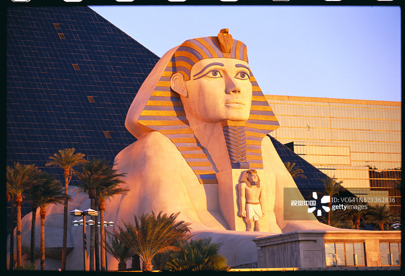 卢克索酒店宏伟入口图片素材