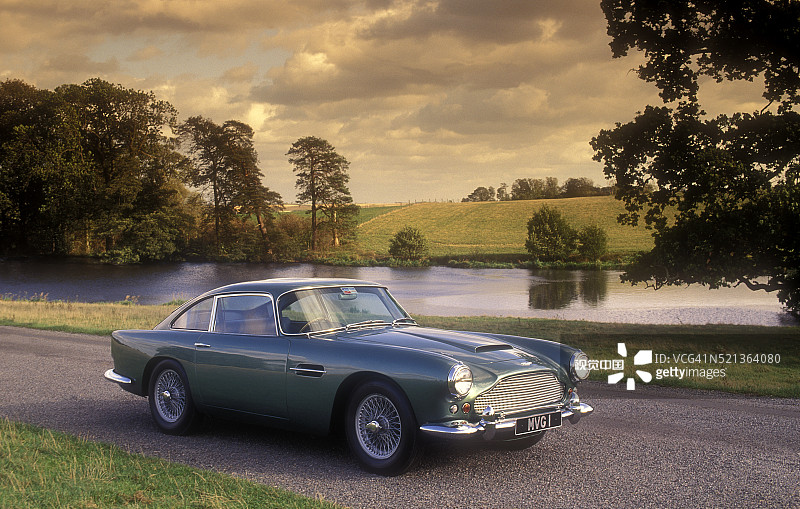 20世纪60年代阿斯顿·马丁DB4图片素材