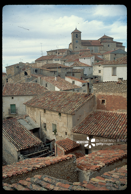 巴农的石制教堂和房屋图片素材