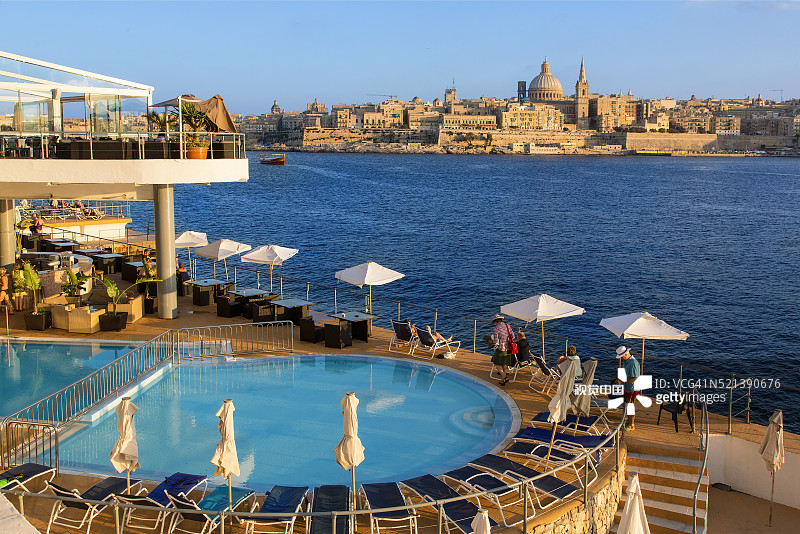 日落时分的马耳他瓦莱塔图片素材