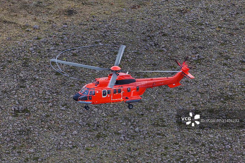 冰岛上空的直升机图片素材