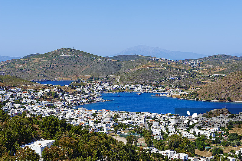 希腊多德卡尼斯群岛帕特莫斯岛斯卡拉的城市景观图片素材