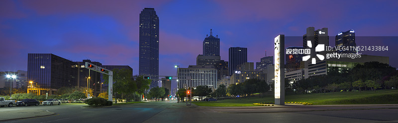 从先锋广场看达拉斯城市天际线图片素材