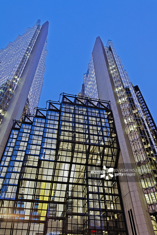 加拿大皇家银行广场塔楼图片素材