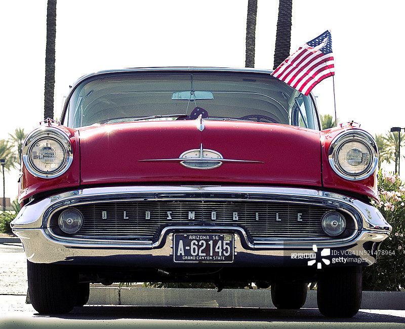 1956年奥兹莫比尔轿车于美国亚利桑那州斯科茨代尔车展图片素材