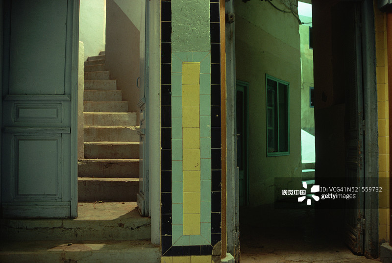 私人住宅的楼梯和小巷图片素材