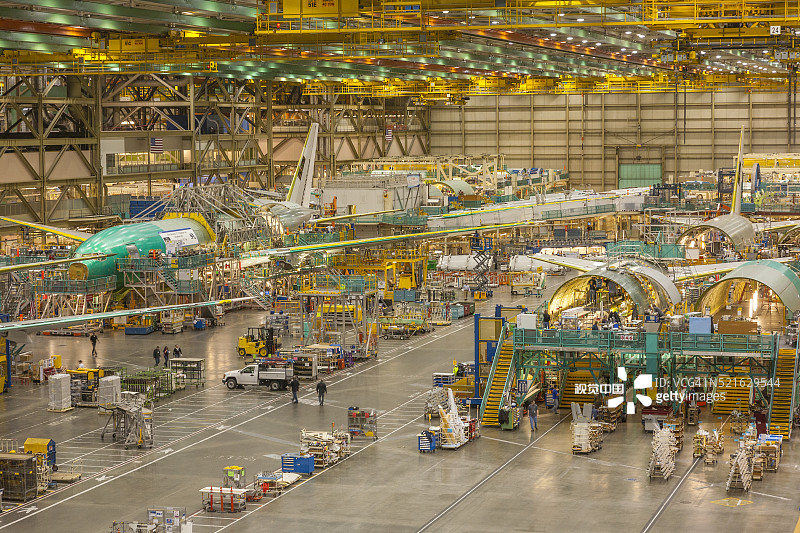 波音777商用客机总装线图片素材