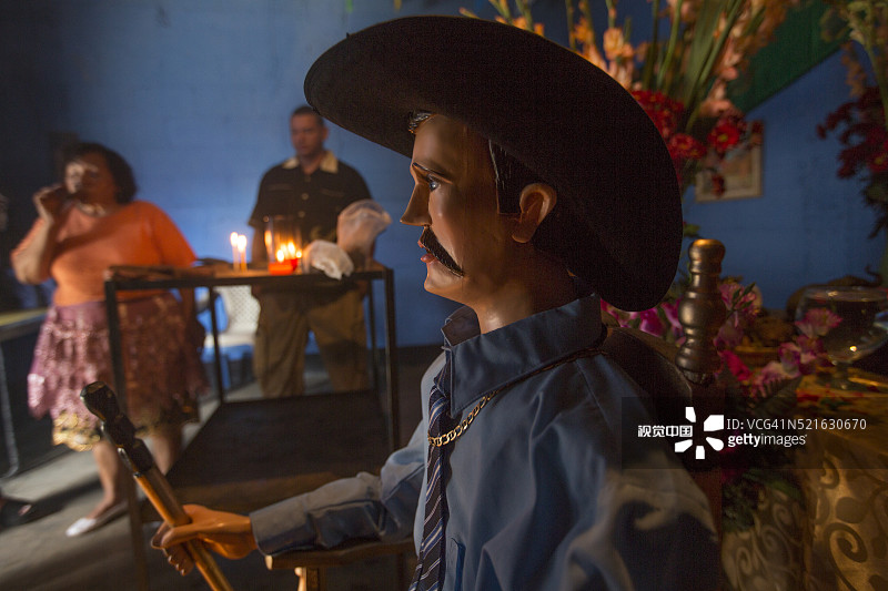 圣西蒙和信徒图片素材