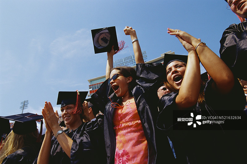 印第安纳大学毕业典礼上的毕业生图片素材