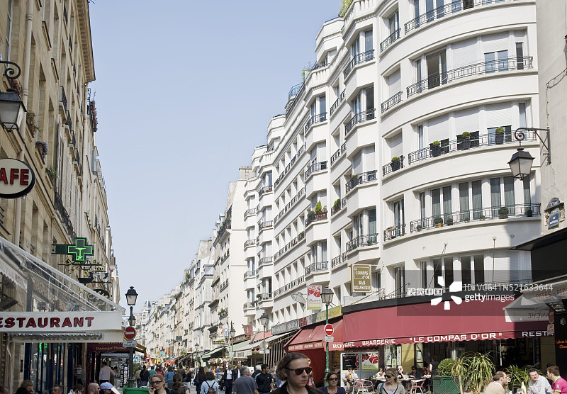 拥挤的蒙托格伊尔街图片素材