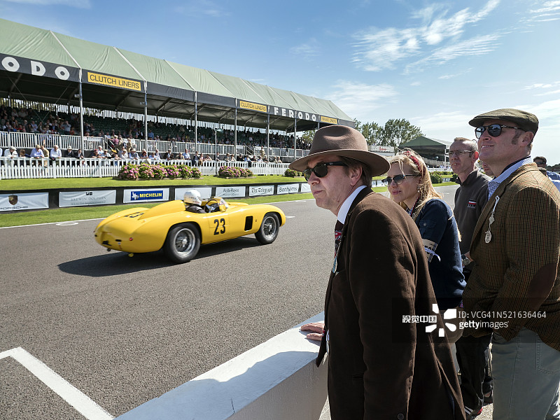 古德伍德复兴赛车节上的维修站人员图片素材