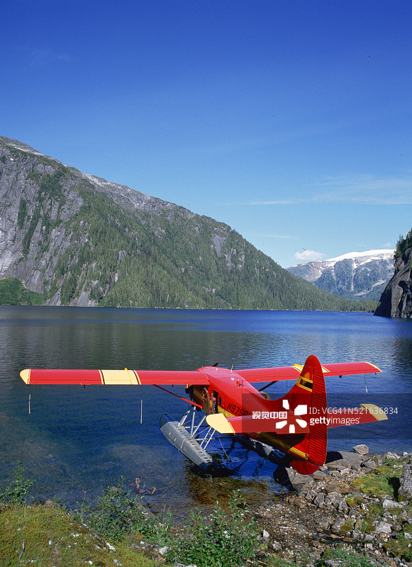大山羊湖上的水上飞机图片素材