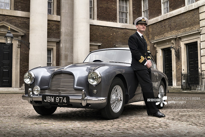 阿斯顿·马丁DB2/4，被认为是詹姆斯·邦德的灵感来源图片素材