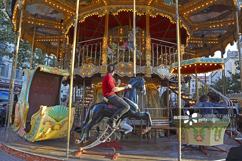 旋转木马，卡纳比埃尔大街，马赛，罗讷河口省，普罗旺斯图片素材