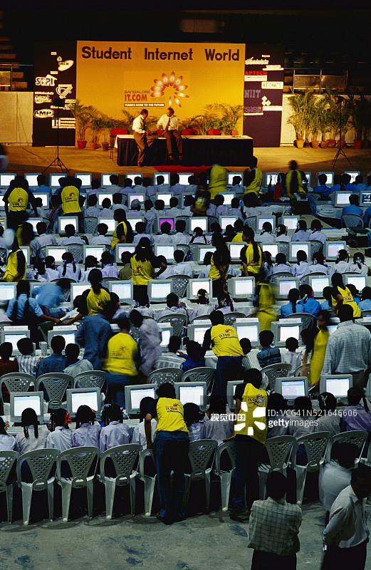 计算机会议上的学生图片素材