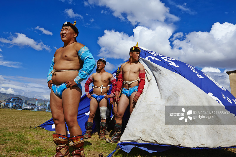 蒙古国后杭爱省那达慕节摔跤手图片素材