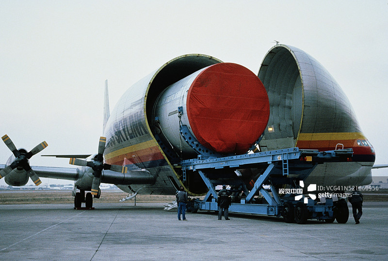超级古比运输机中的机身图片素材