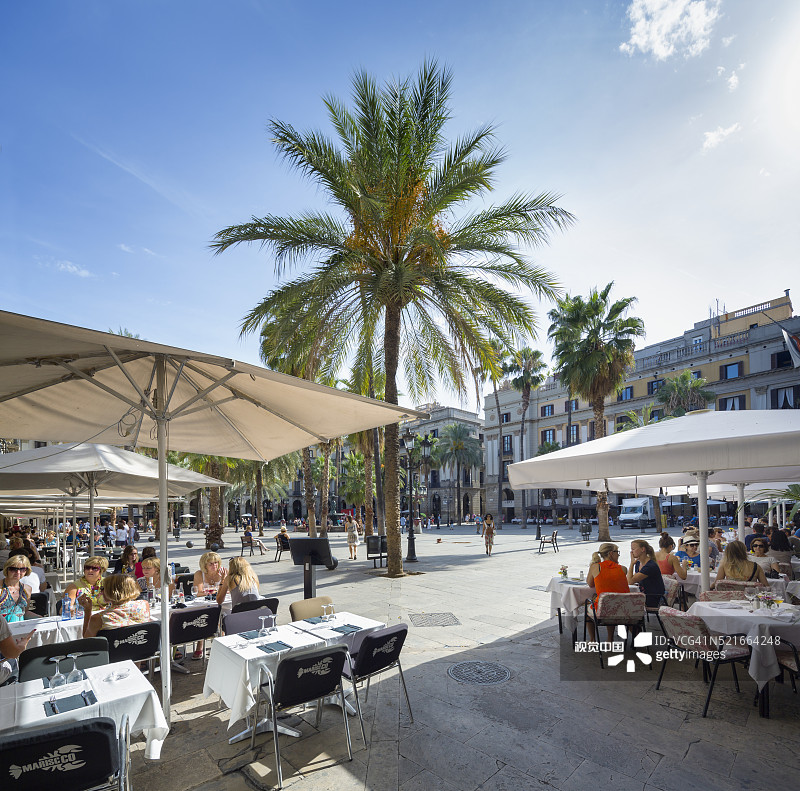 巴塞罗那皇家广场的餐厅图片素材