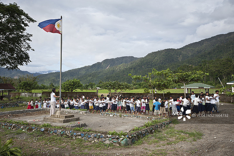 国外小学升旗仪式图片素材