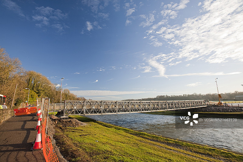 德文特河上的临时人行桥图片素材