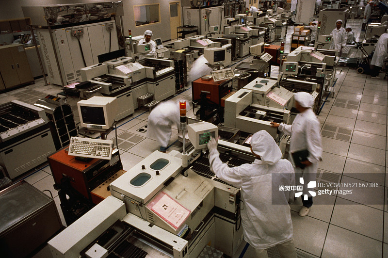 AMD电脑芯片组装厂图片素材