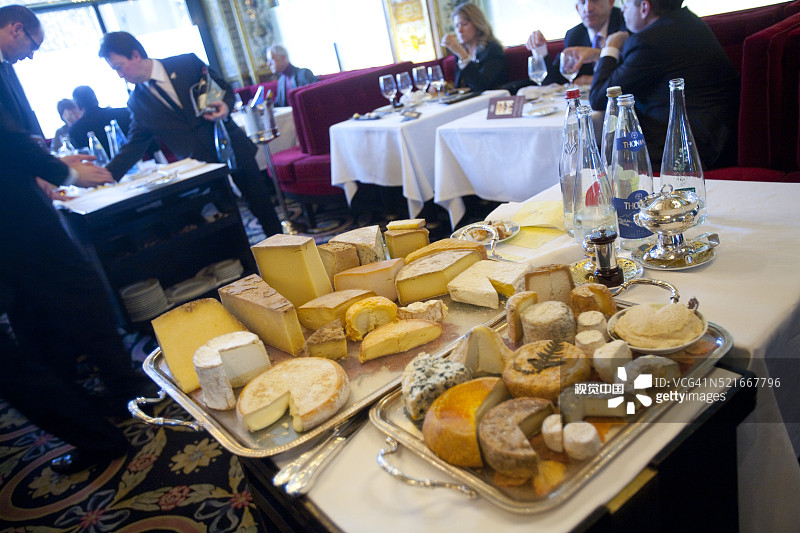 巴黎Le Grand Vefour餐厅奶酪拼盘（18世纪末开业）图片素材