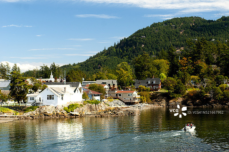 美国华盛顿州圣胡安群岛奥卡斯岛东湾村风光图片素材