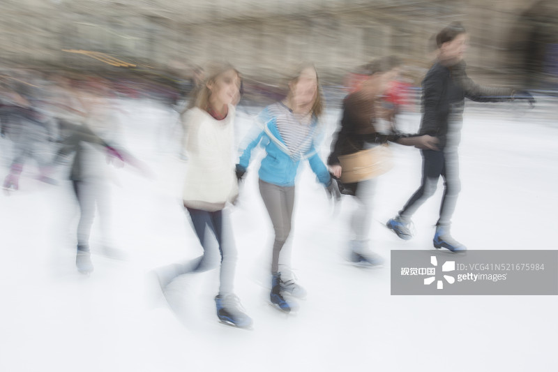 在巴黎滑冰图片素材