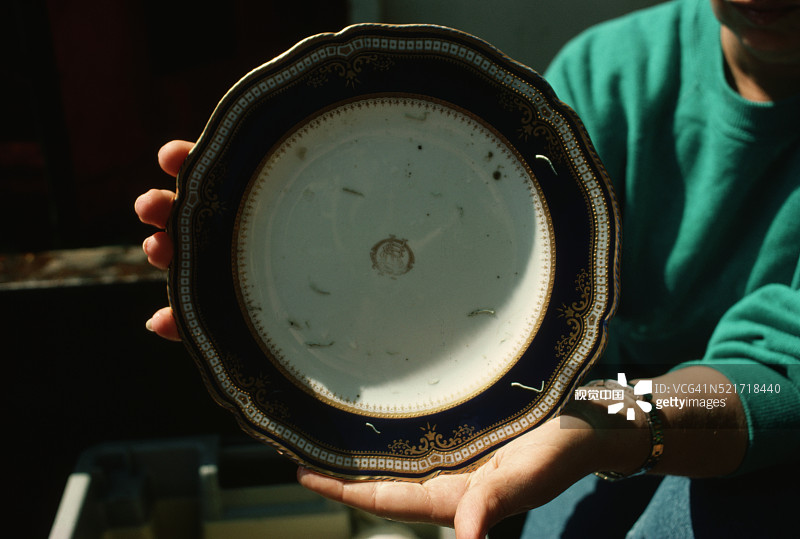 泰坦尼克号上的碗图片素材