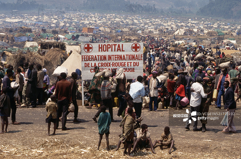 扎伊尔卡穆姆巴难民营的红十字会标志图片素材