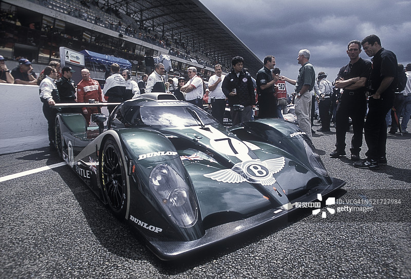 2001年勒芒24小时耐力赛宾利Speed 8赛车图片素材