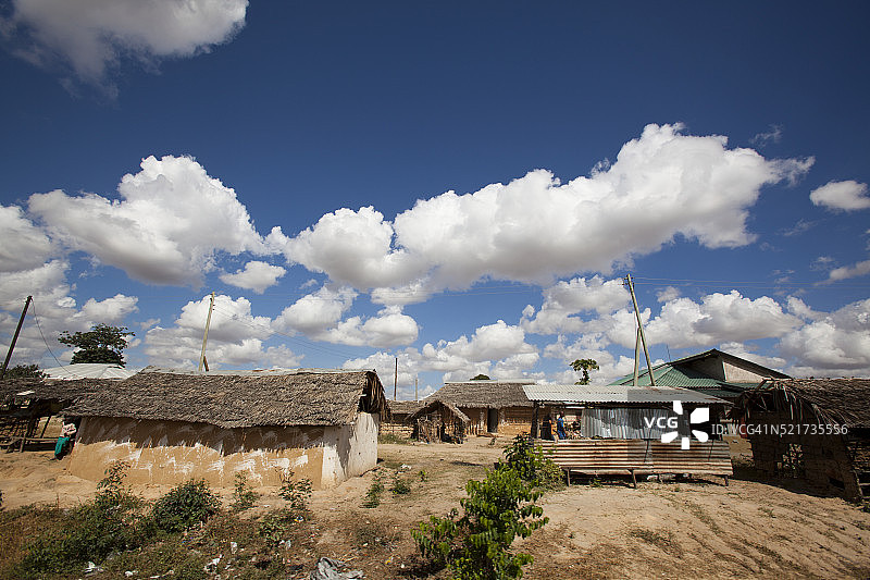 蒙巴萨的茅草屋顶小屋图片素材