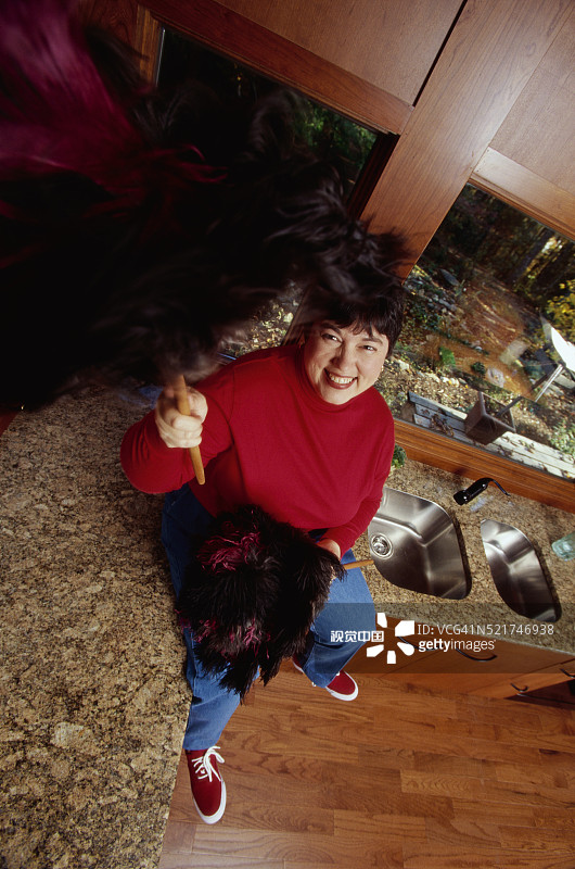 作者玛拉·西利在她的厨房里图片素材