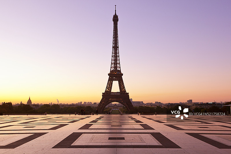特罗卡德罗广场和埃菲尔铁塔图片素材