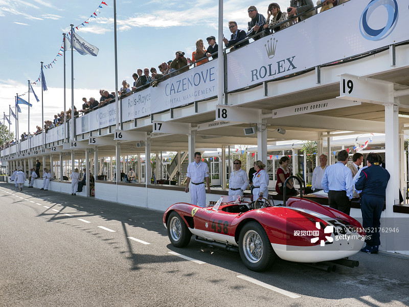 1950年代法拉利古德伍德赛车维修站场景图片素材