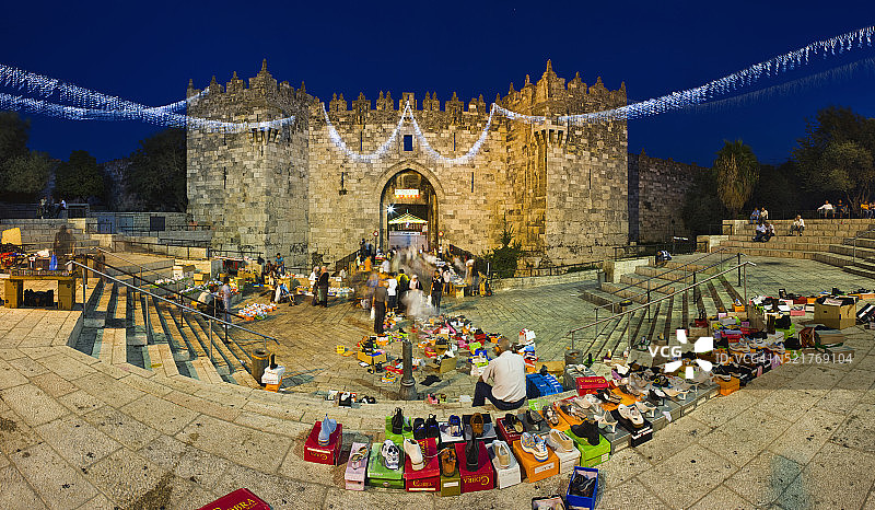 斋月期间大马士革门在黄昏时的街头市场图片素材