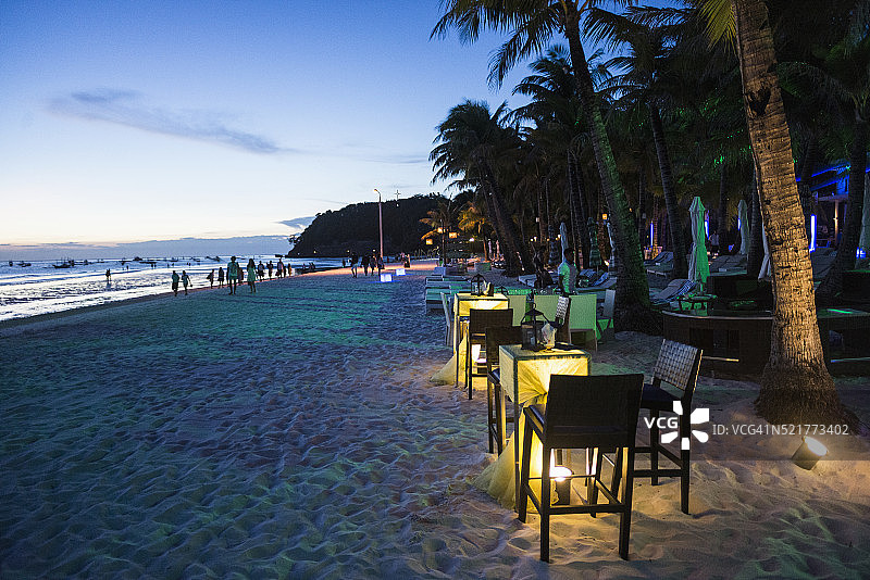 菲律宾长滩岛白海滩的日落图片素材