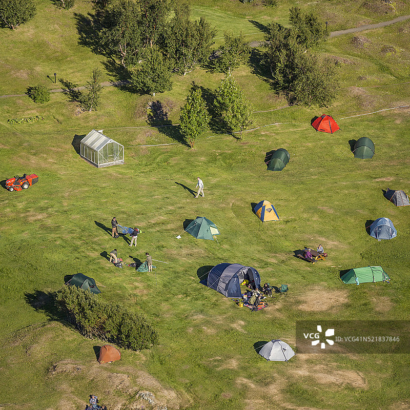 米湖露营地鸟瞰图，冰岛北部图片素材