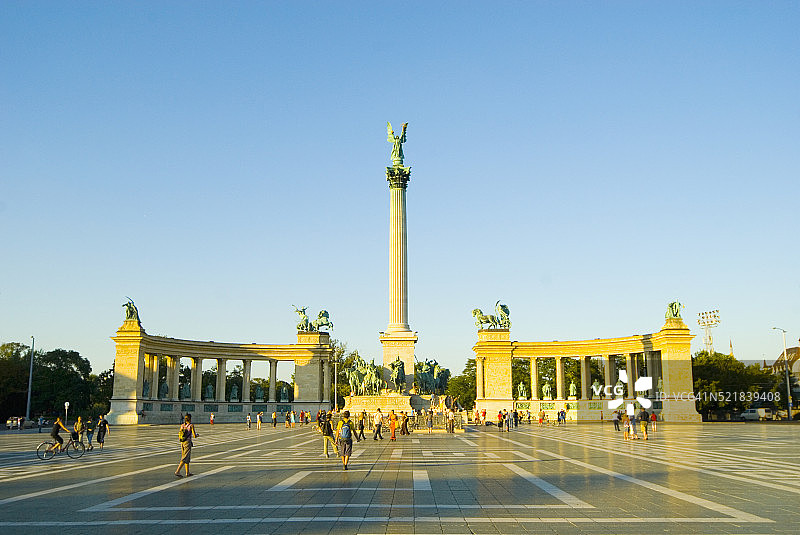 布达佩斯英雄广场图片素材