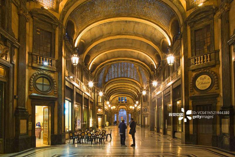 都灵圣费德里科拱廊街内部图片素材