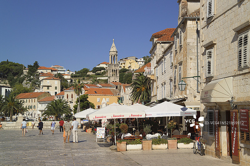 赫瓦尔码头的人行道咖啡馆图片素材