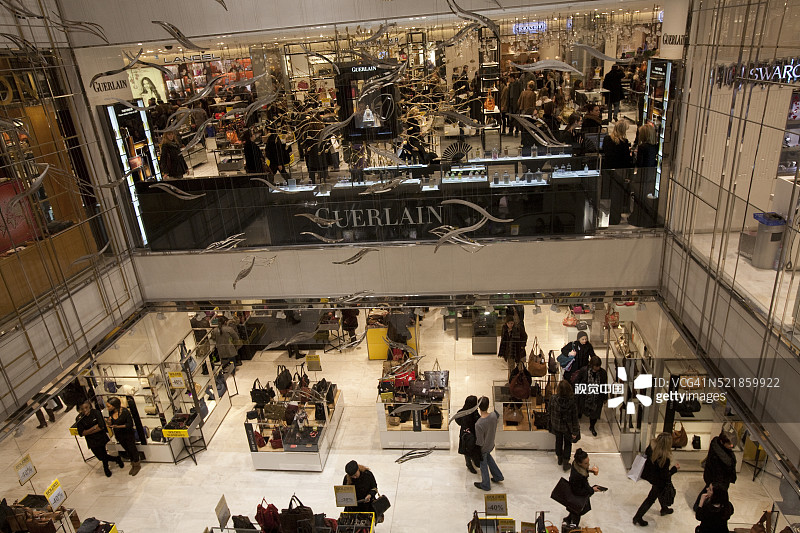 巴黎春天百货一月促销图片素材