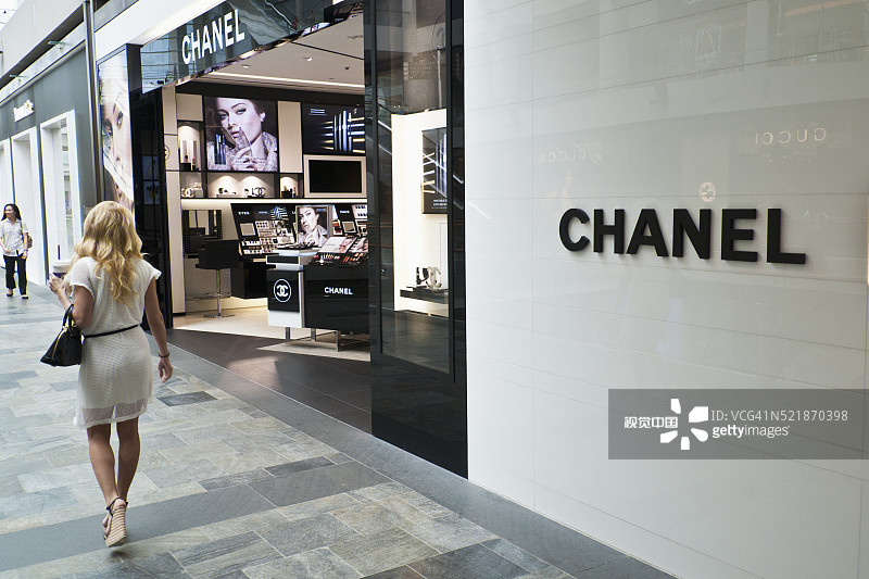 新加坡滨海湾金沙购物中心的香奈儿商店图片素材