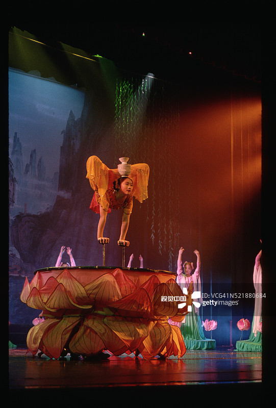 平衡表演者图片素材