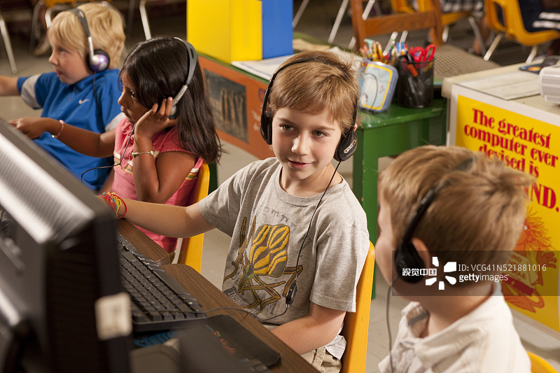 一年级学生使用电脑图片素材