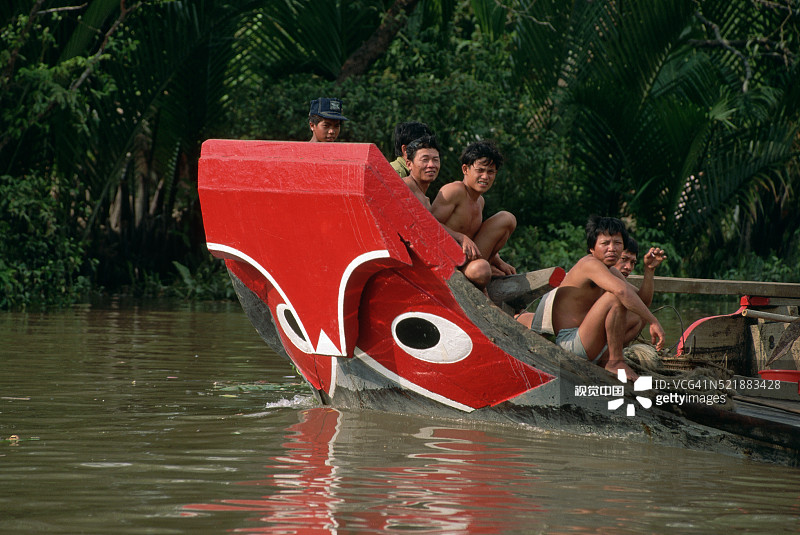 湄公河上的船夫图片素材